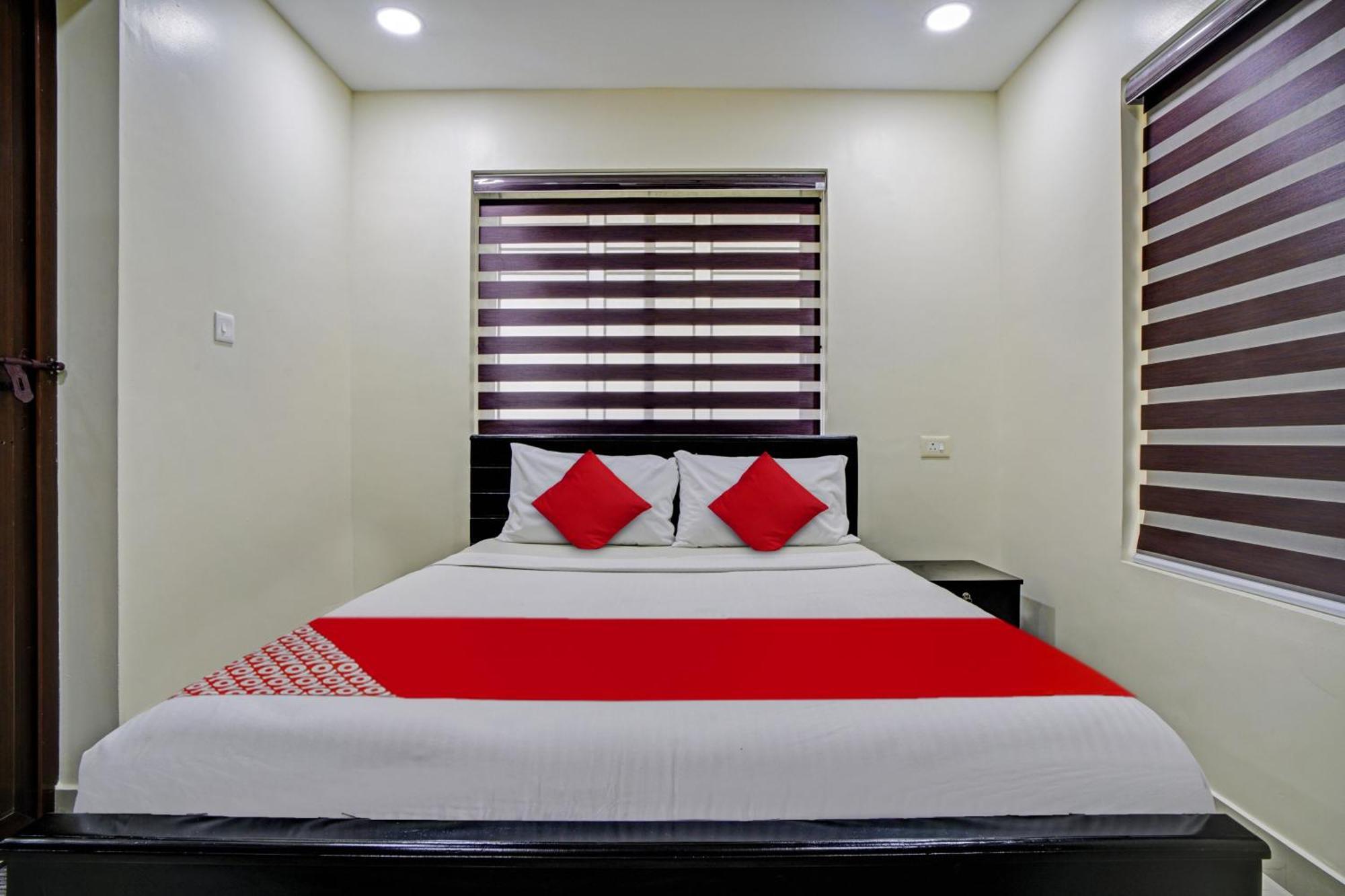 Hotel O Crystal Executive Suites Коччи Экстерьер фото
